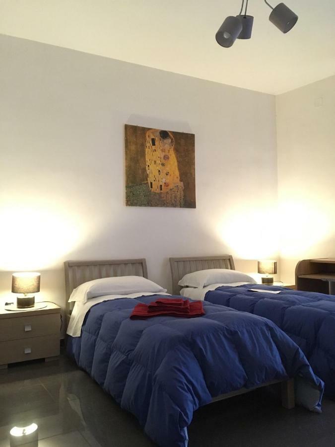 Hotel Blackboard House Bari Exterior foto